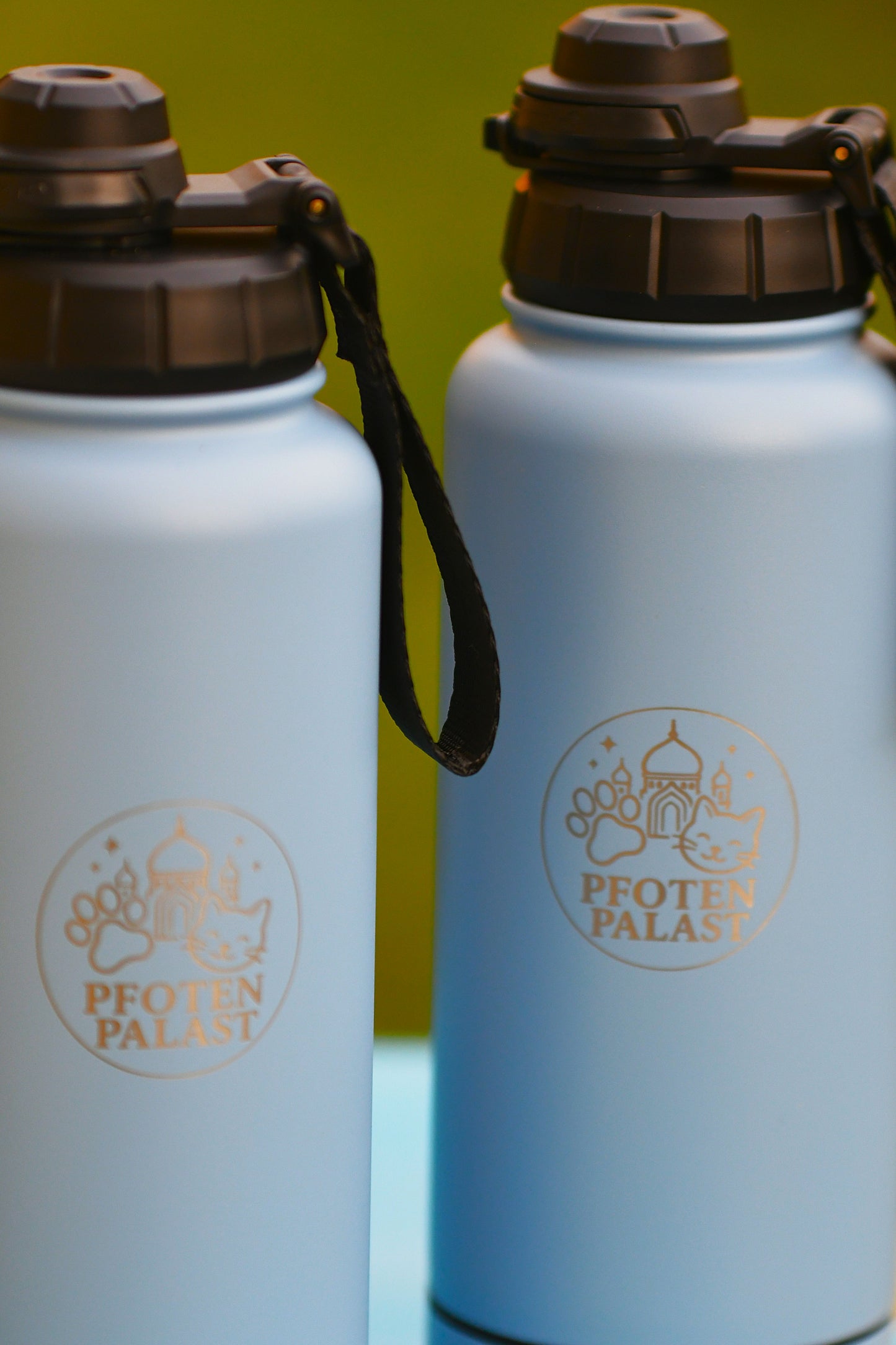 Premium Hundewasserflasche - 2 in 1 Ideal für unterwegs